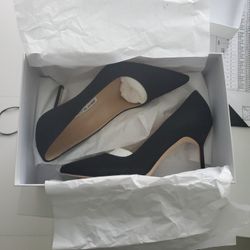 NEW In Box Black Manolo Blahnik Heels
