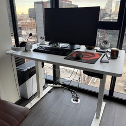 Adjustable Standing Desk Digital - White