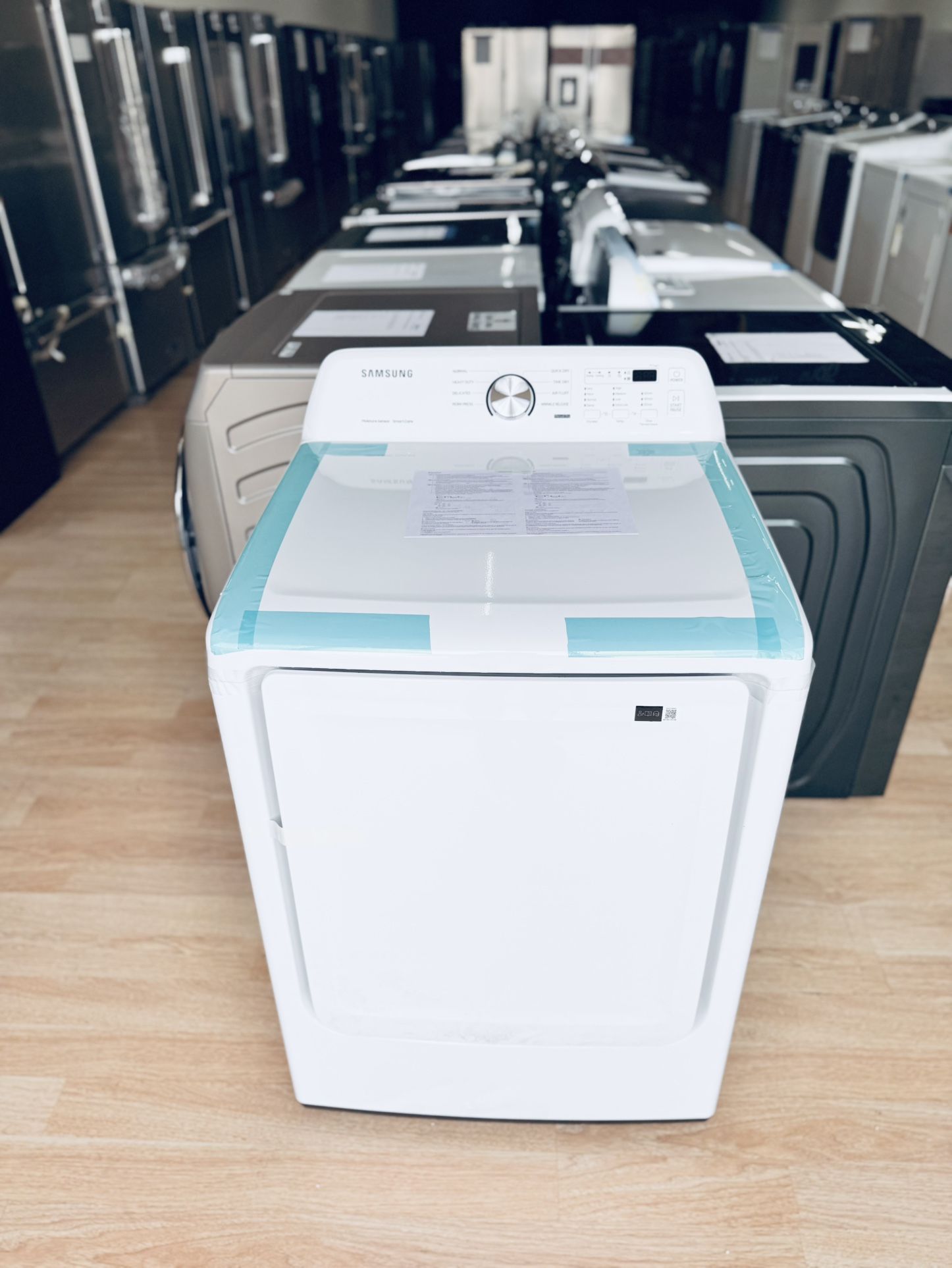 Brand-New Samsung - 7.2 Cu. Ft. Gas Dryer with Sensor Dry - White Model: DVG45T3200W
