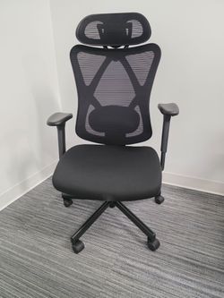 Black Mesh Office Chair with Headrest