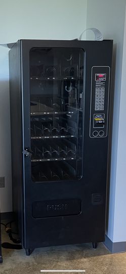 USI 3130 Snack Vending Machine With Reader Capability