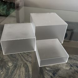 Set of 12 frosted acrylic risers
