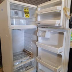 GE
17.5 cu. ft. Top Freezer Refrigerator in White, ENERGY STAR NEW OPEN BOX ITEM WITH DENT ON TOP