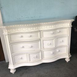 Dresser And Stand 