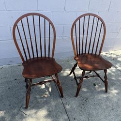 Set Of 2  Nichols & Stone Windsor Chair Dining Chair
