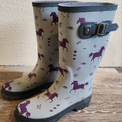 Ladies Size 7 Rubber Boots With Horse Design
