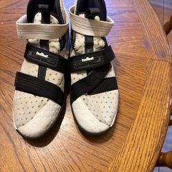 Basketball Shoes Size 7