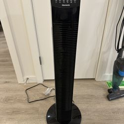 Oscillating Tower Fan With Remote Control 
