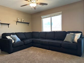 Ashley Furniture Sectional Sofa/Couch – Great Condition