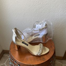 Women Heels Nine Wear Size 6.5M