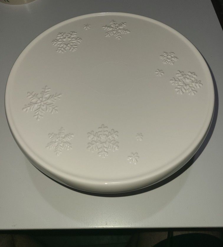 Hallmark Cake Dessert Pedestal Cream Snowflake 10" New