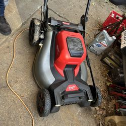 Milwaukee Mower M18 