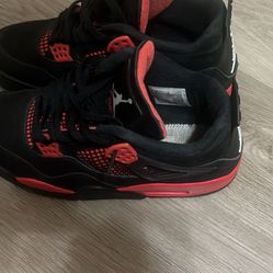 Jordan 4 red thunders