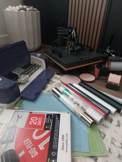 Cricut Air Explorer 2 with Heat Press 5-in1 Combo and Accesories!