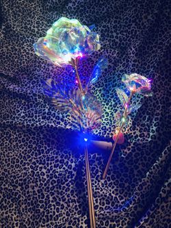 🔥🔥😍Extremely Beautiful jumbo size 20” Eternity light up rose. Has three light modes flashing or still. Makes great gifts 🎁‼️‼️‼️. 