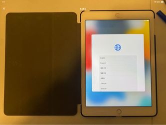 Apple iPad Air 2 (2014) with Smart Cover Case