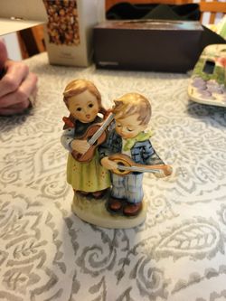 Hummel Happy Days Figurine