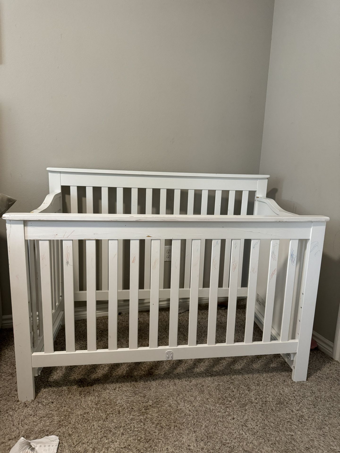 Baby Crib W/bottom Drawer 