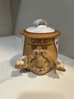Garlic Keeper - Handmade Stoneware 