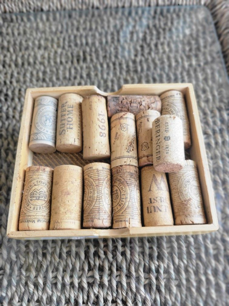 14 Wine Corks