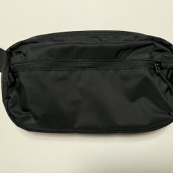 tomtoc 3.5L Sling Bag Black