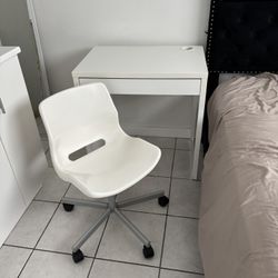 Desk and chair 