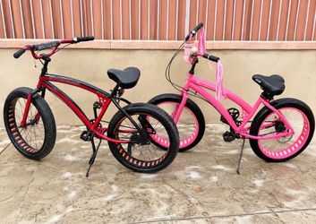 Selling two SOUL Beach Cruisers Stomper fat-tire bikes together as a pair.