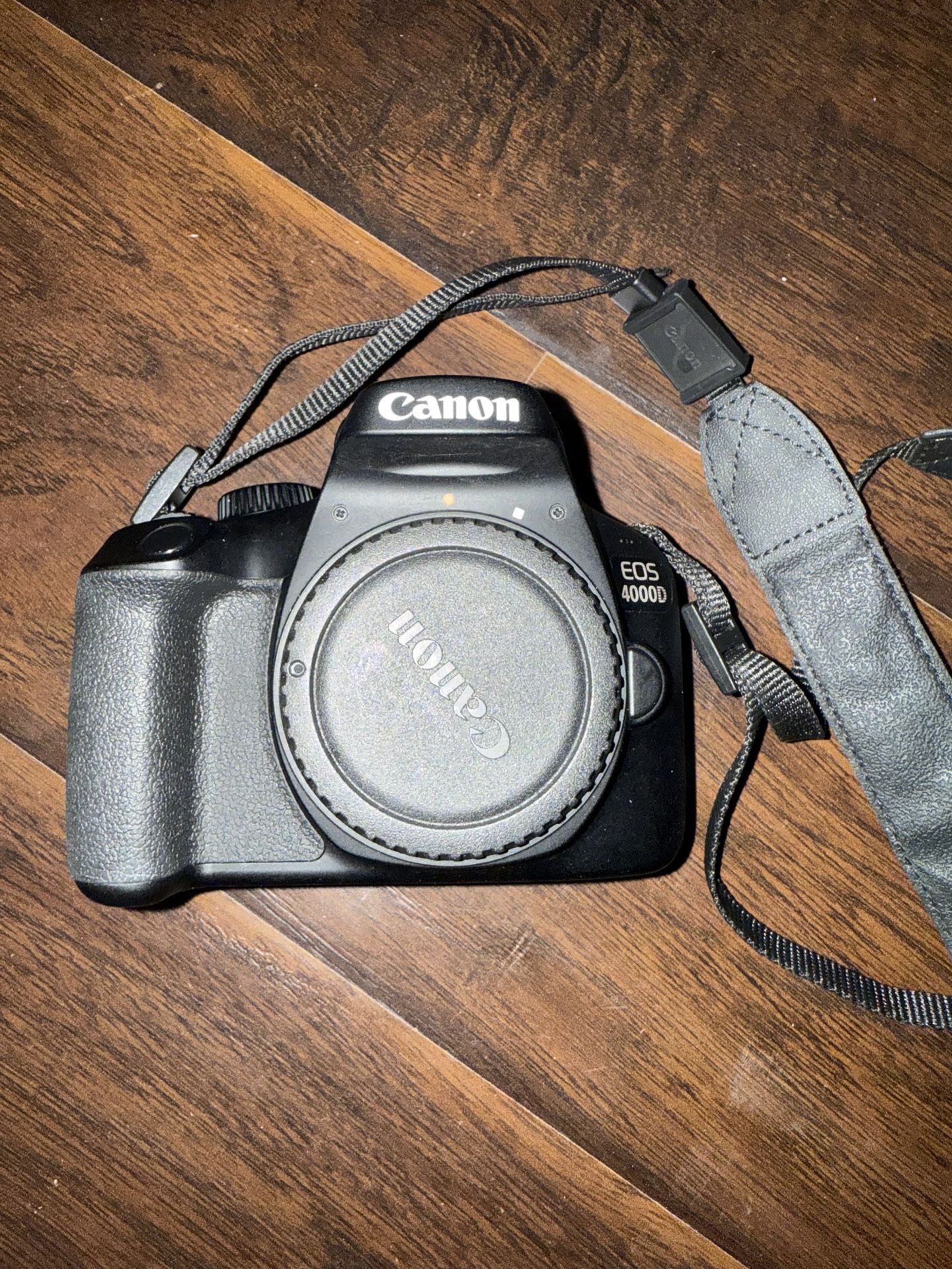 Canon Eoa4000d DSLR + free accessories