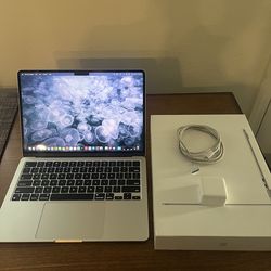 Apple MacBook Air M2 2022 8GB 512GB with Charger and Box