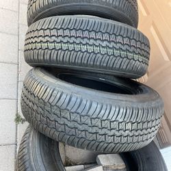 265/65/18 Dunlop Grandtrek Tires 