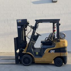 CATERPILLAR CAT Forklift 5000LB 4 Stages / Quad Mast