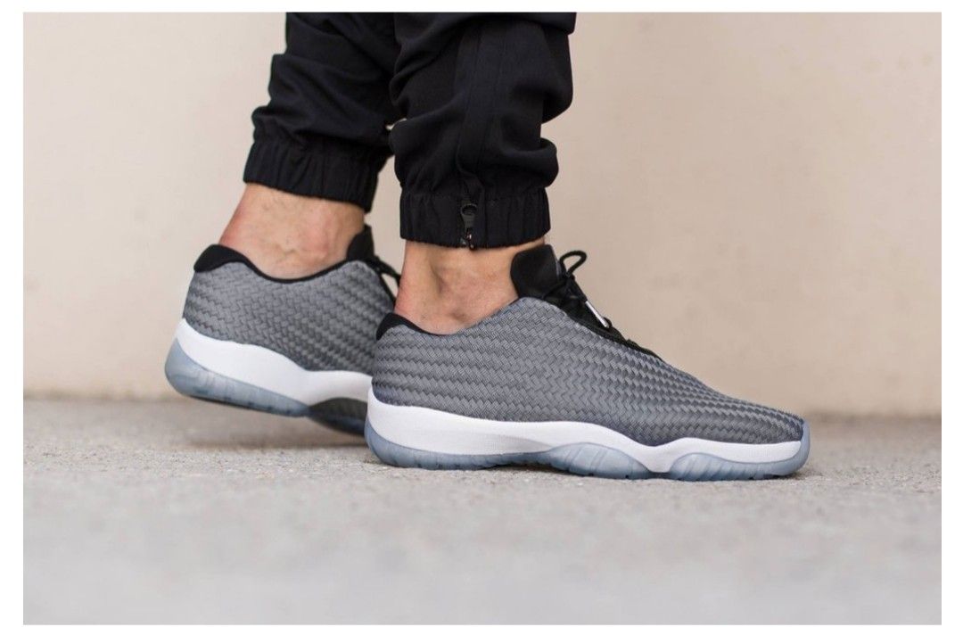 Jordan Future Low Cool Grey youth