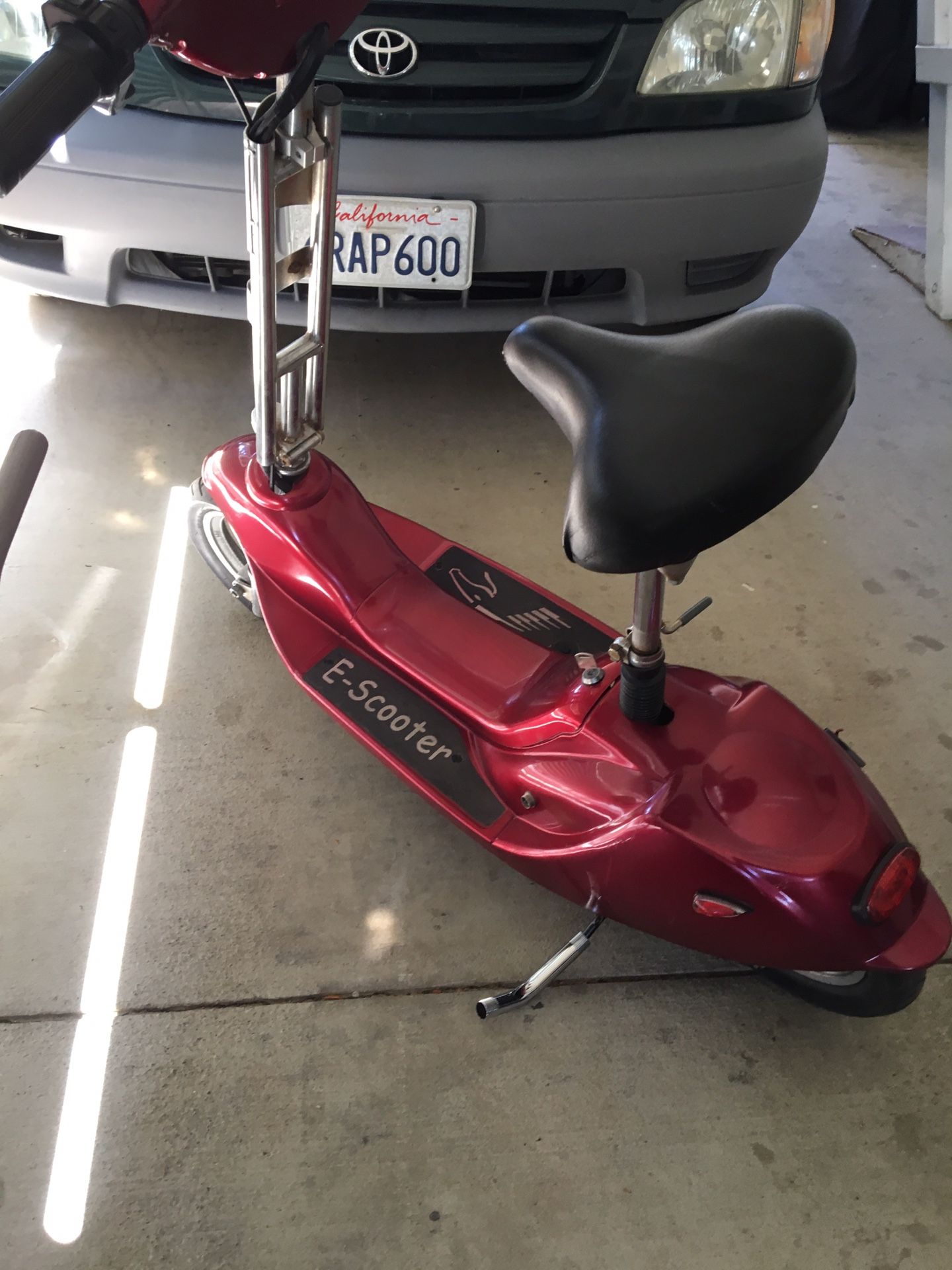 Electra E- Scooter, Scoot-N-Go . Early Model Runs Perfect With New Battery’s