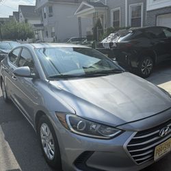 2017 Hyundai Elantra (Gray Sedan)