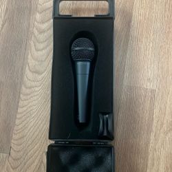 Behringer XM8500 Microphone