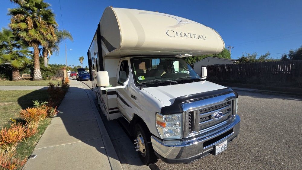 2016 Thor Motor Coach Chateau 23U