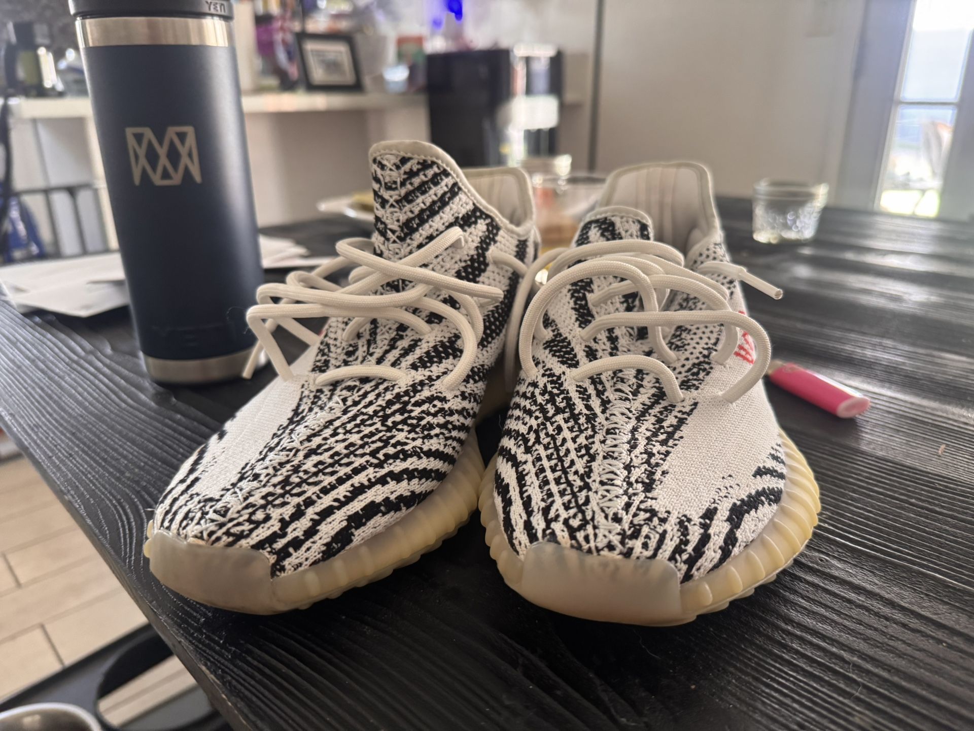 Yeezy 350v2 Zebra Sz 9