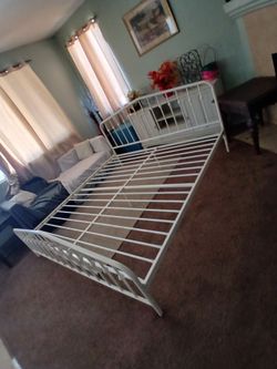 Metal king size bed frame