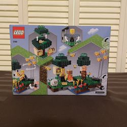 LEGO Minecraft The Bee Farm 21165 Minecraft Building Action Toy with a  Beekeeper, Plus Cool Bee and Sheep Figures, New 2021 (238 Pieces),Multicolor