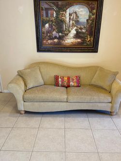 Couch/ Sofa