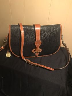 Dooney & Bourke Leather Crossbody Handbag 