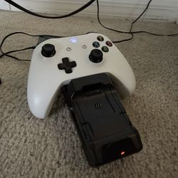 Xbox Controller With Dual Charging Station