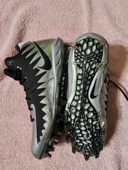 Niki Alpha  Menace Pro Football Cleat Size 9