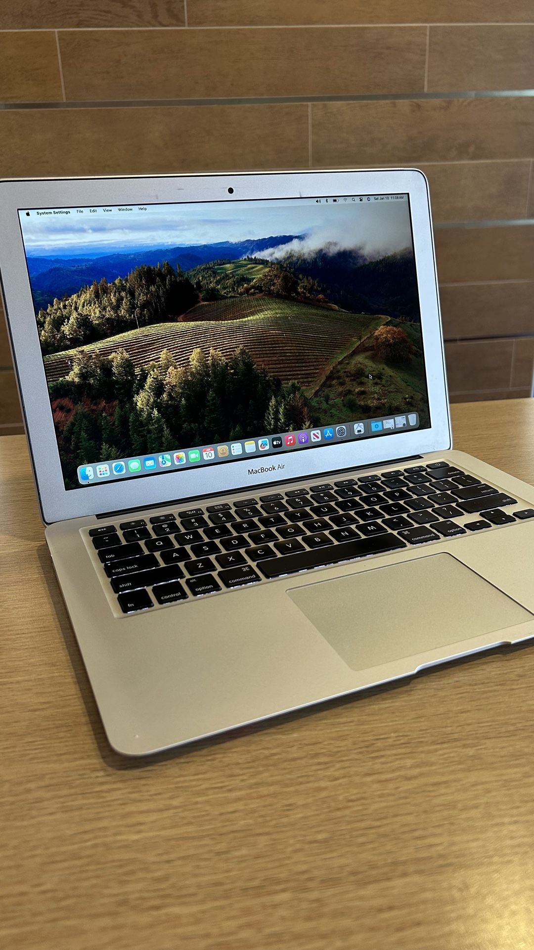 Apple MacBook Air 11” i5/4GB/128GB SSD $180