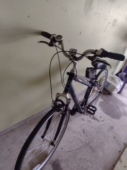 Haro Bike With 700 Size Wheels 