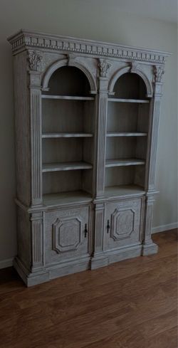 Beautiful ornate display cabinet, $600 OBO