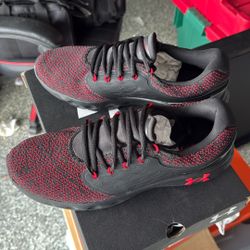 UA Charged Vantage Knit Size 10.5