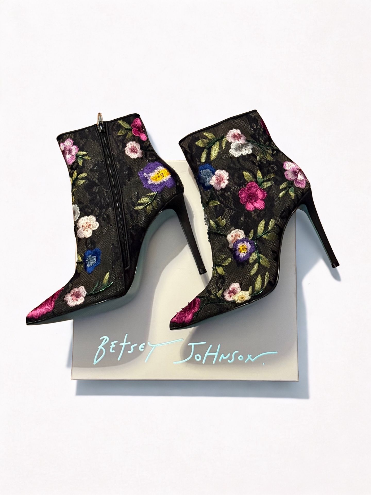 New In Box Betsey Johnson Anita Black Multi Floral Boots Size 10