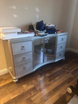 King dresser el Dorado
