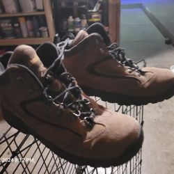 Men Work/hiking Shoes Size 11